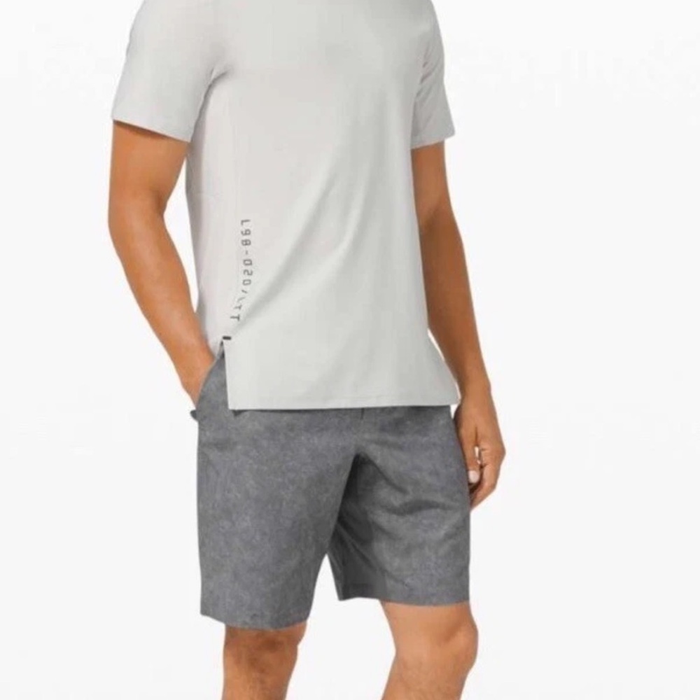 Lululemon T.H.E. Linerless Short 7" Small